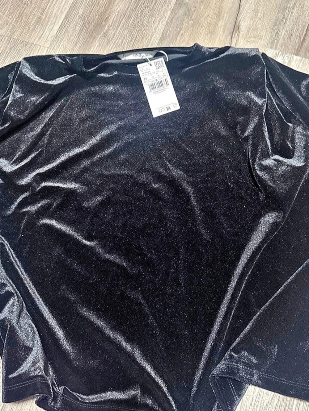 Mango Velvet black T-Shirt Size Medium oversized